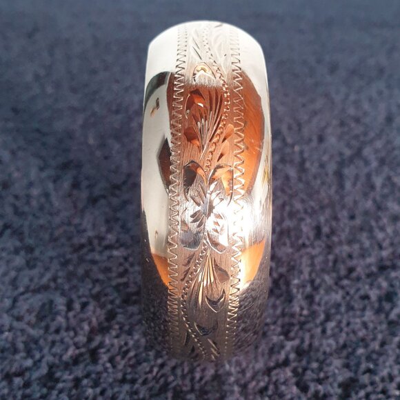 Timeless Elegance: Vintage Handcrafted Taxco Sterling Silver Bangle Bracelet - Picture 6 of 15